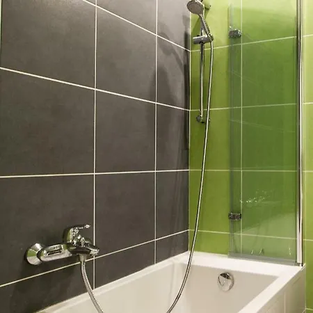 Old Town Krasinski Garden By Bookinghost * Warschau