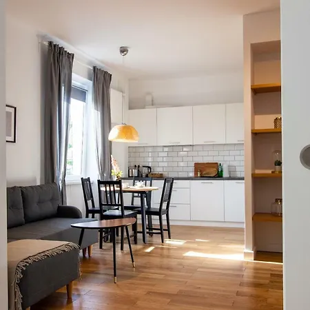 Old Town Krasinski Garden By Bookinghost Appartement